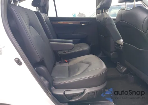 2024 Toyota Highlander Platinum z USA, uszkodzony, nr VIN 5TDKDRAH3RS548025